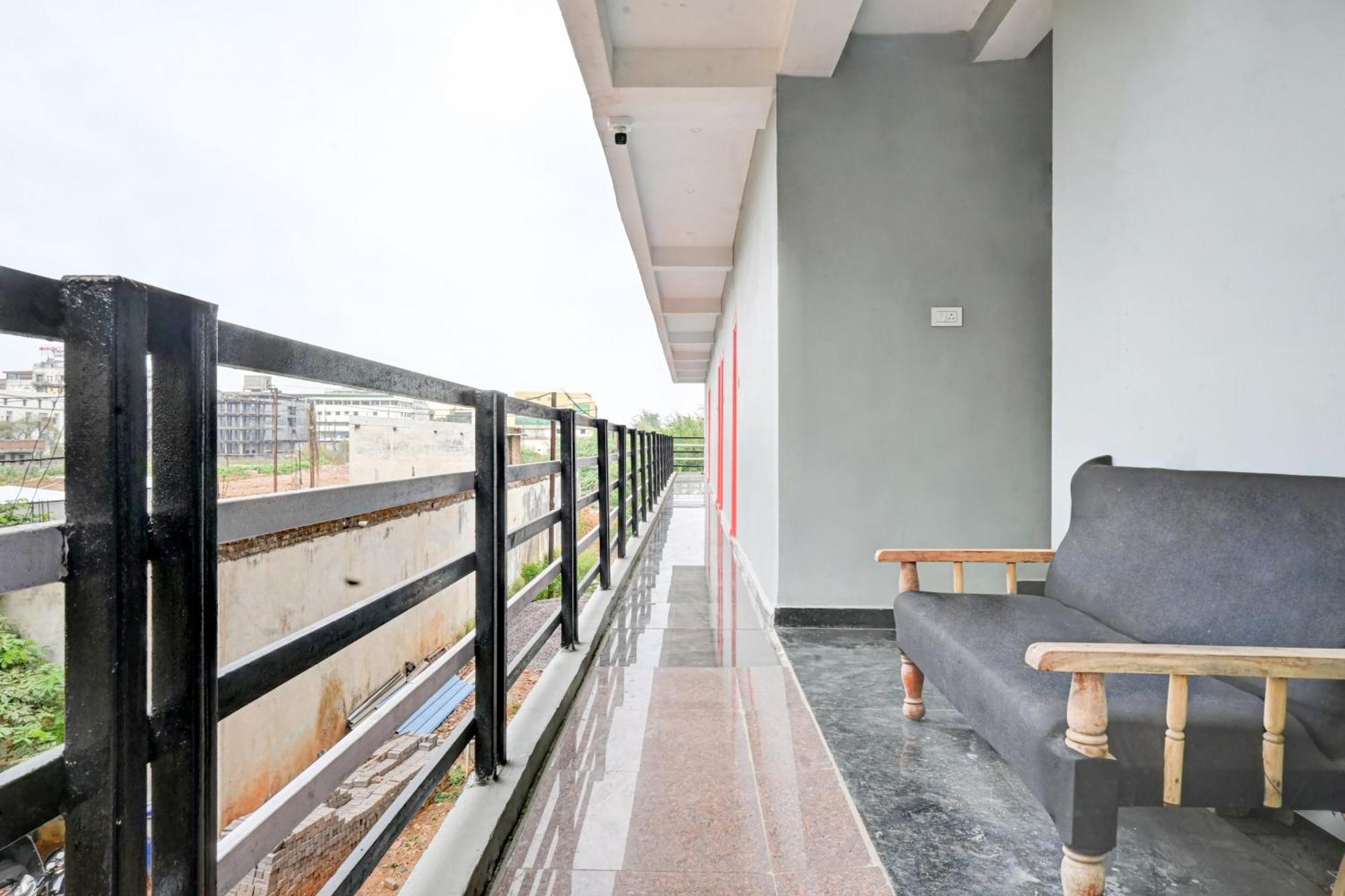 Hotel O Titanic Jamul ภายนอก รูปภาพ